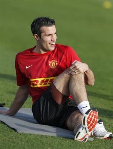 Robin van Persie trains in the BodyHelix Thigh Helix