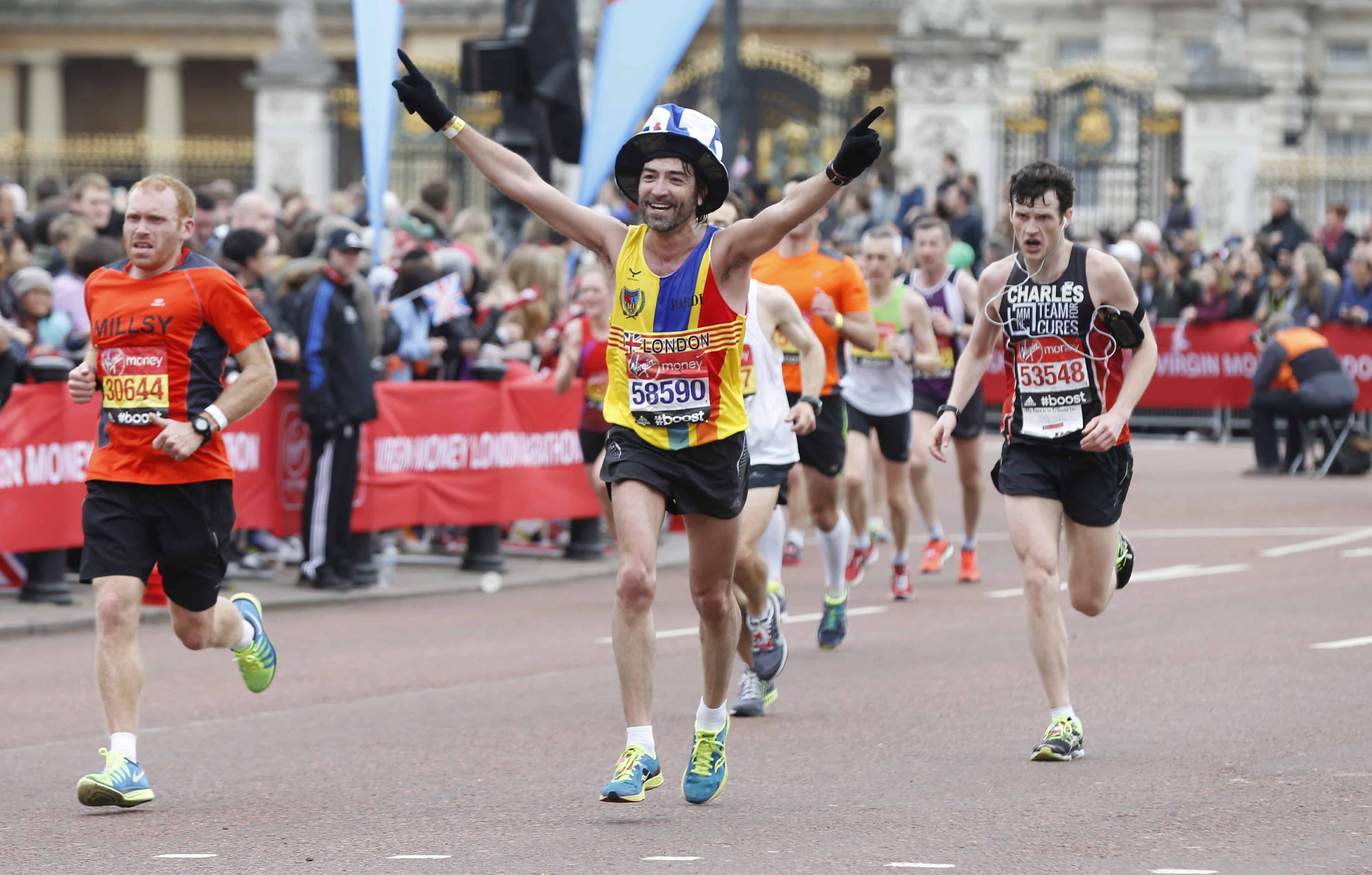 Athletics - Virgin Money London Marathon - London - 26/4/15 A fun runner during the Virgin Money London Marathon Reuters / Suzanne Plunkett Livepic