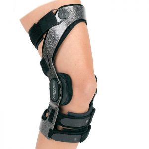 Donjoy Armor with Fourcepoint Knee Brace - ACL